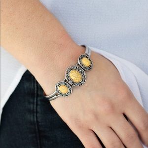 Yellow cracked stone bracelet